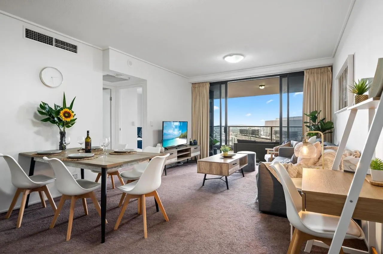 Brisbane Break Panoramic River Views Free Parking