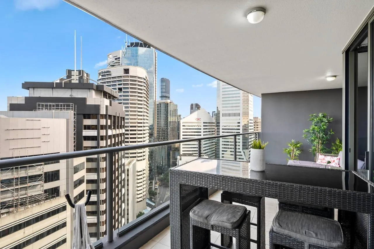 Brisbane Break Panoramic River Views Free Parking
